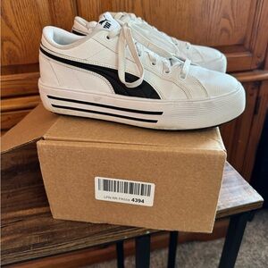 Puma womens White Sneakers